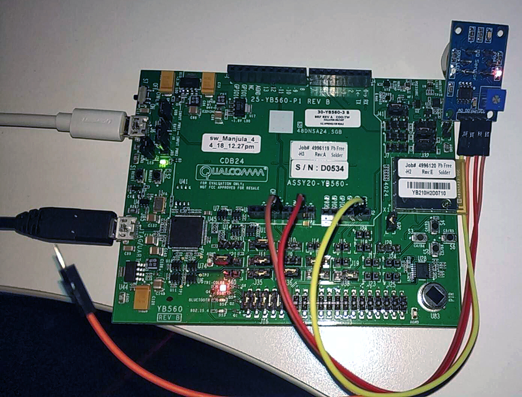 Connecting the smoke detector with the QCA4020 development board